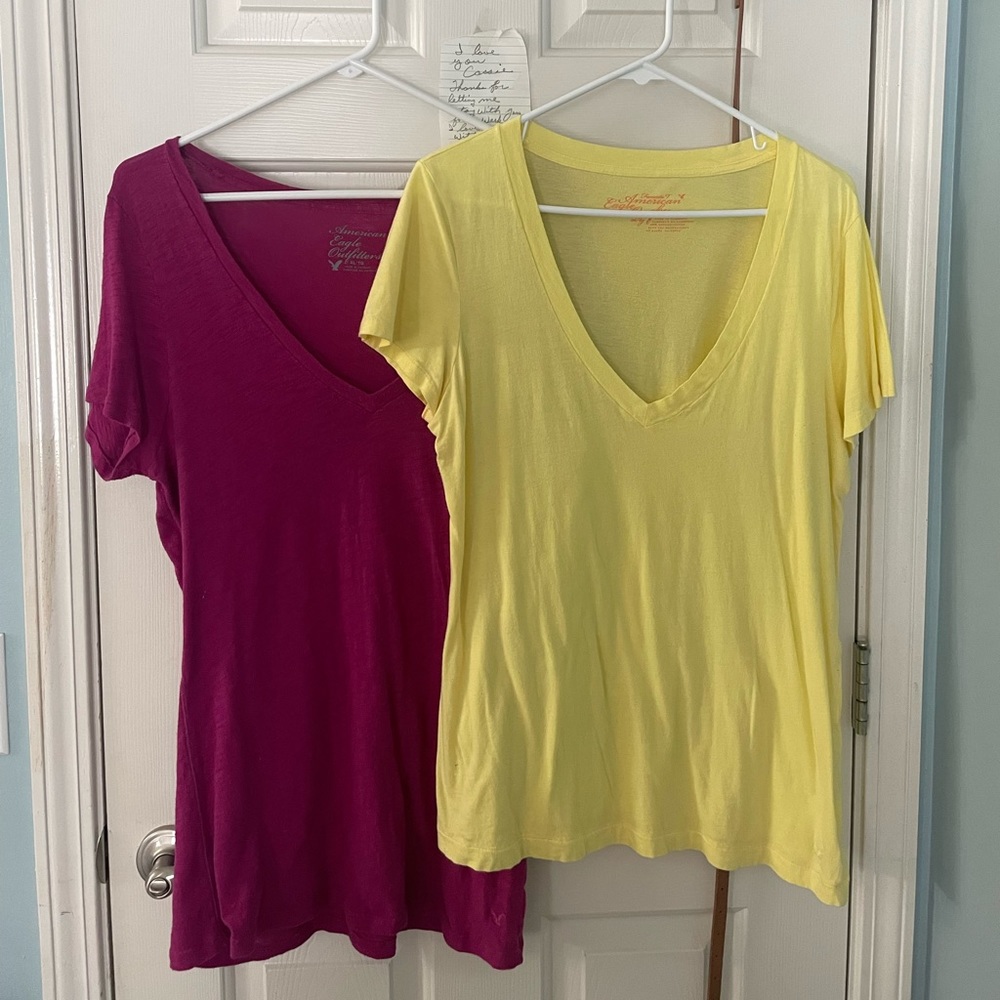 American Eagle XL V-neck t-shirts
